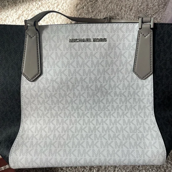 Michael Kors Black and White Purse - Picture 13 of 13
